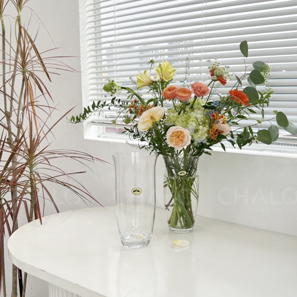 Lọ hoa thuỷ tinh dáng Tulip trơn Thanh Xuân LHTX06   - Sản xuất thủ công tại Việt Nam