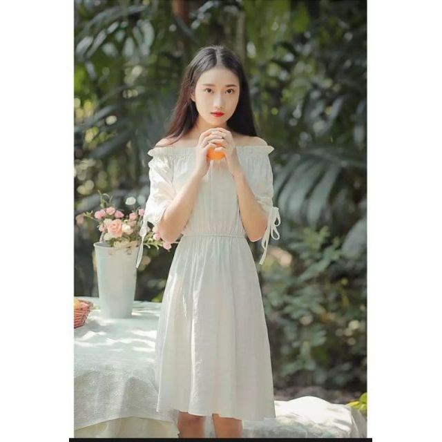 Đầm trắng dây rút tay tiểu thư