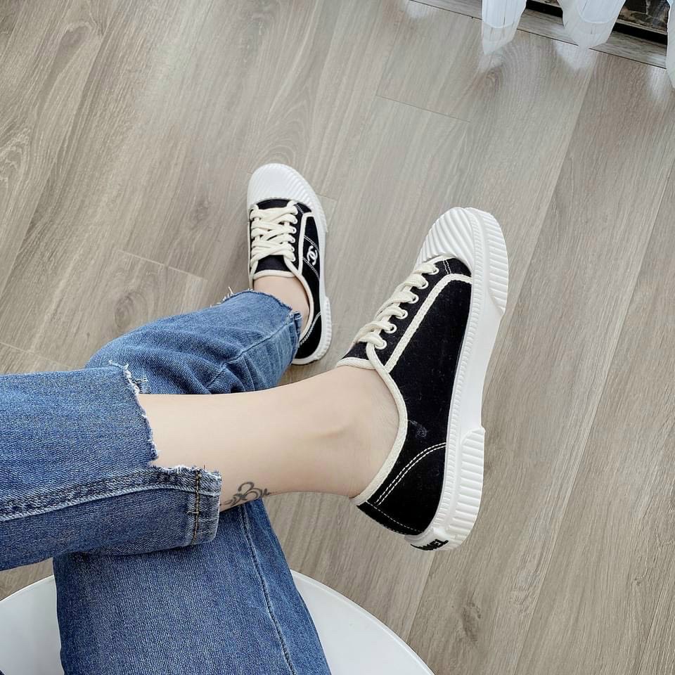 Giày thể thao chữ X mũi kẻ dọc cổ thấp