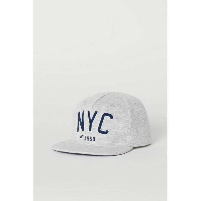 Mũ lưỡi trai HM in hình Mickey