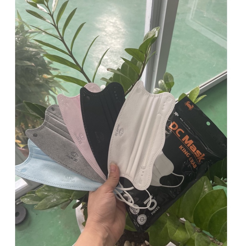 Khẩu trang y tế cua King crab hiệu Dũng Công 4 lớp