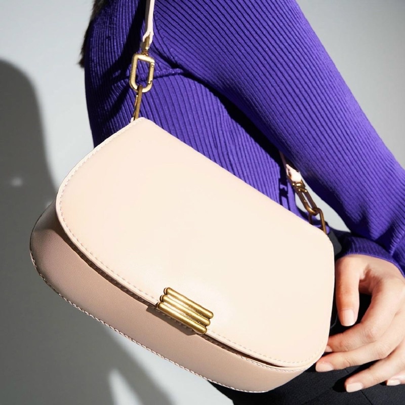 TÚI XÁCH CNK MÀU HỒNG CÓ DÂY ĐEO CHÉO VÀ ĐEO VAI