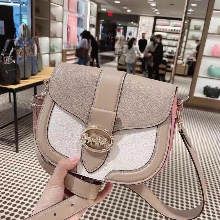 Túi xách nữ chính hãng Coach dáng tròn đựng thoải mái đồ