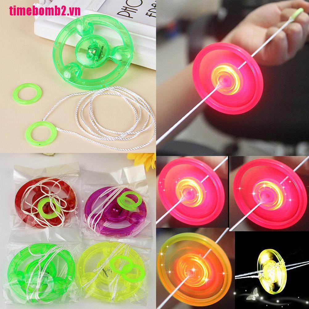 Đồ chơi xoay có đèn LED nhiều màu sắc sử dụng ngoài trời
