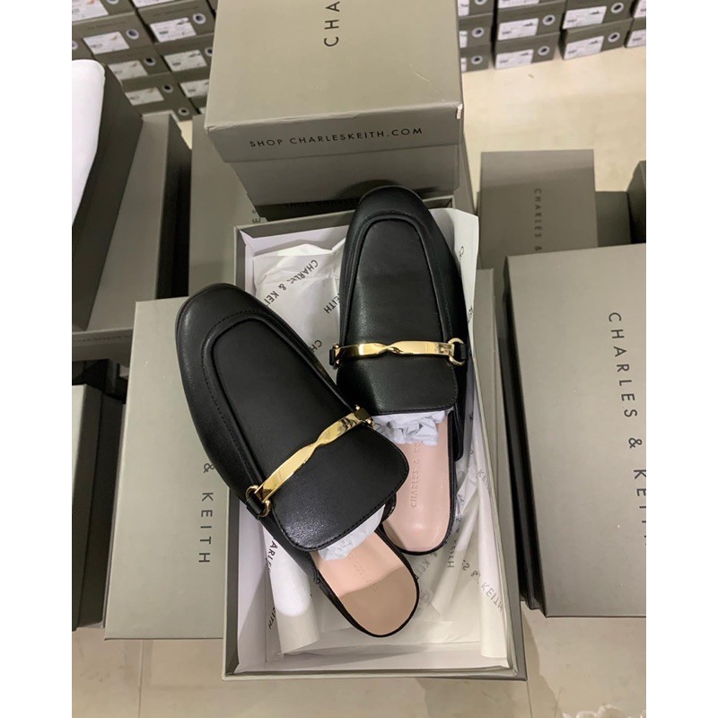 Sục Charles&Keith