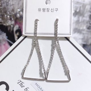 Khuyên tai lấp lánh