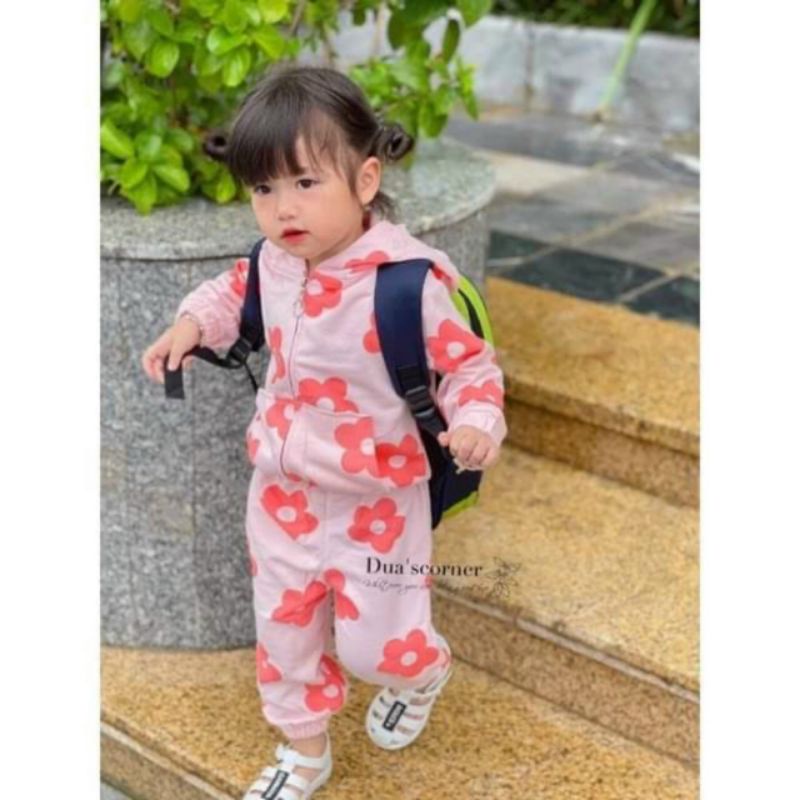 BỘ NỈ HOA MÀU HỒNG CÓ MŨ CHO BÉ