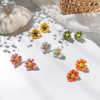 Bông Tai Hoa Cúc Hoạ Mi Trong Có Chắc Yêu Là Đây Sơn Tùng MTP