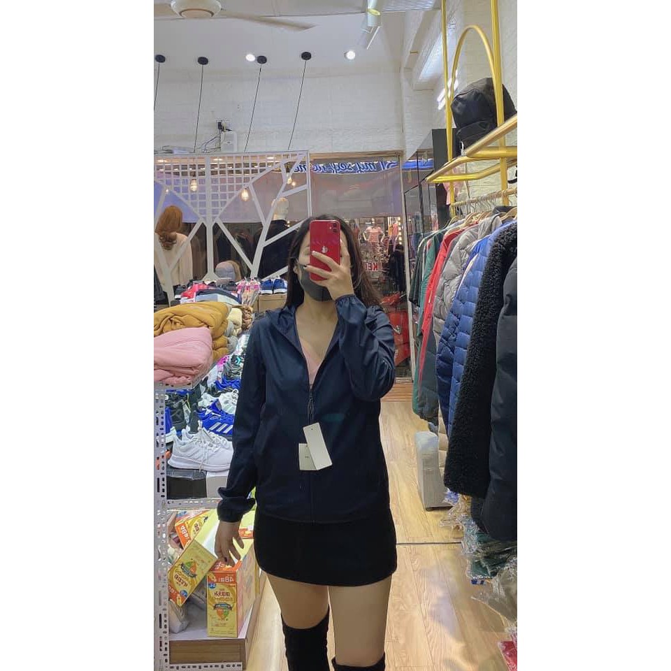 Áo chống nắng vải dù siêu nhẹ Uniqlo | BigBuy360 - bigbuy360.vn