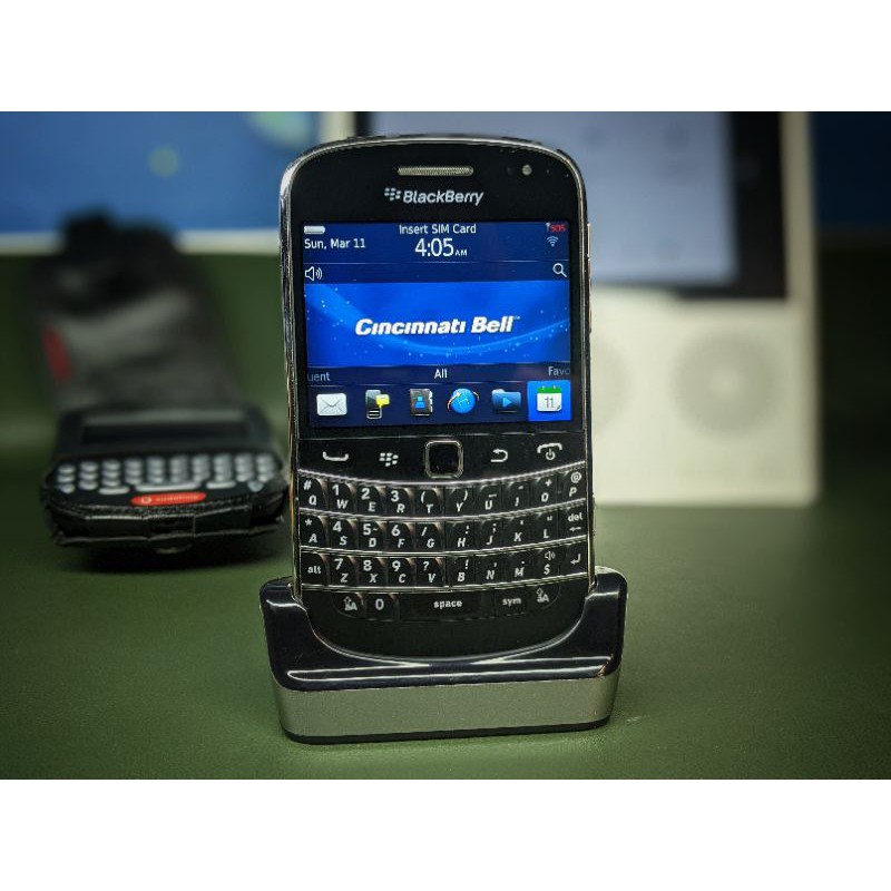 Điện thoại blackberry Bold 9900 Nhà mạng Cincinnaty Bell Hiếm