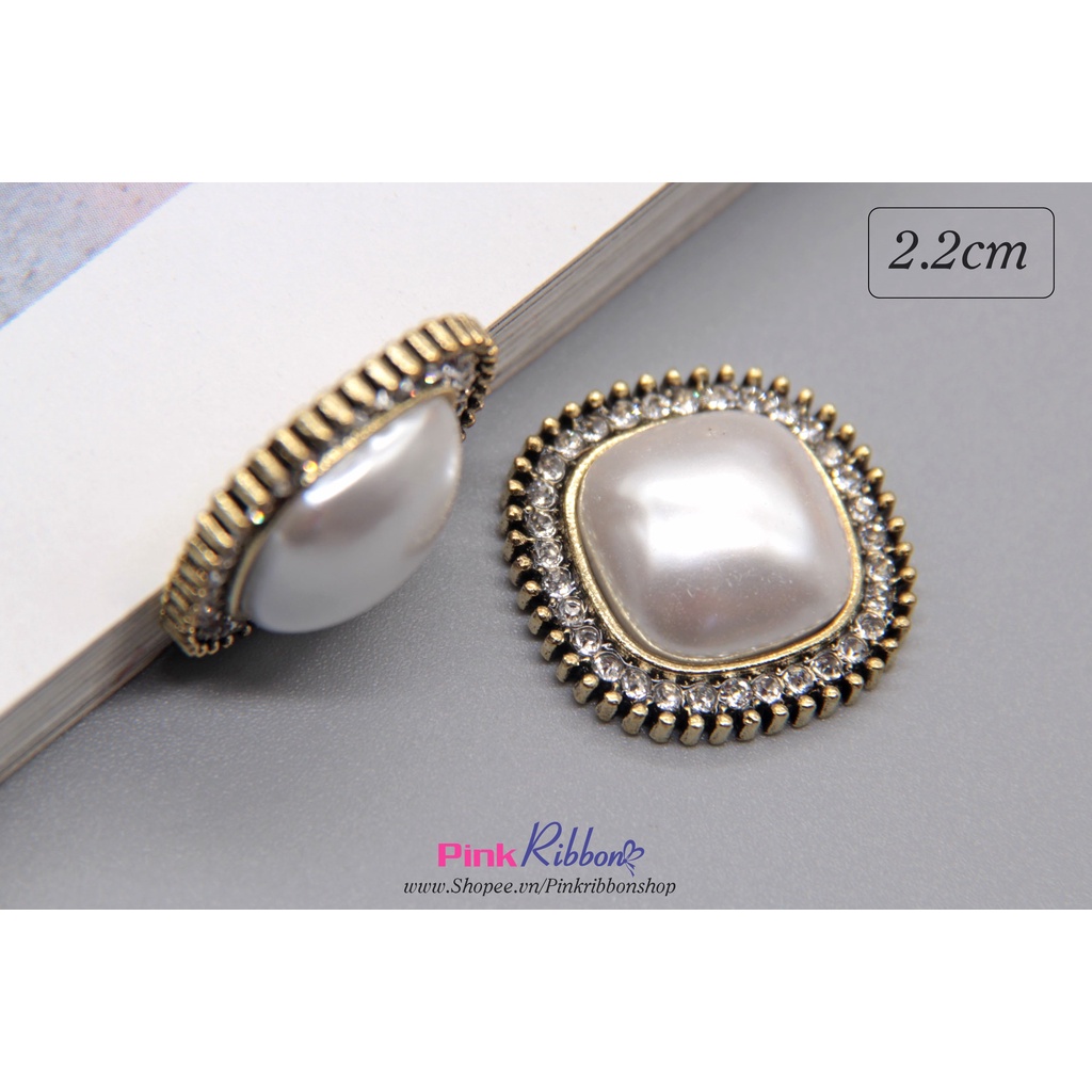Charm hình vuông viền đá nhí 2.2cm