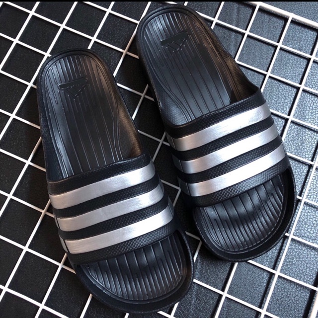 Dép đúc quai ngang