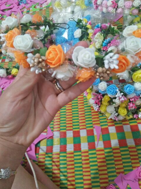 Vòng hoa đội đầu handmade