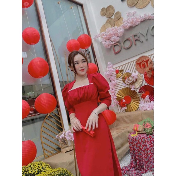 Bộ Áo Dài Đỏ Cổ Vuông Kèm Quần Lụa