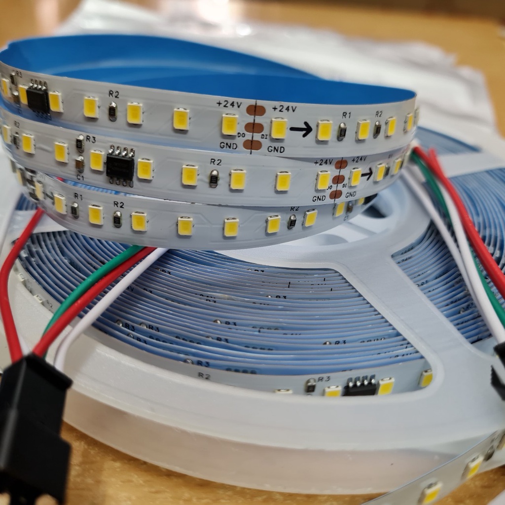 Dây led đuổi 10m-24v, bộ điều khiển từ xa 12 chế độ, hoặc điều khiển công tắc, nguồn 24v