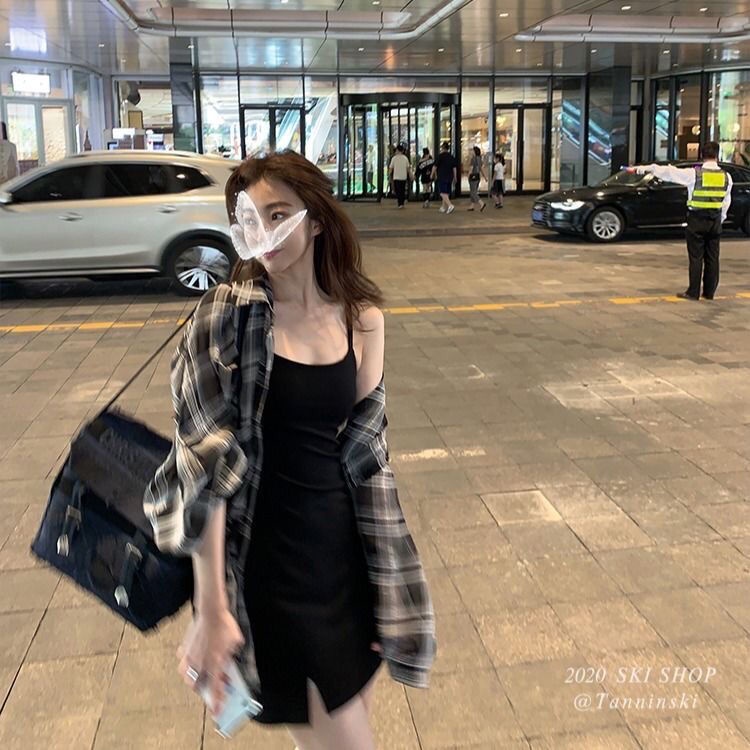 COZOK Bộ đầm hai dây thiết kế xẻ tà màu đen + áo khoác sơ mi kẻ sọc ca rô chống nắng quyến rũ thời trang