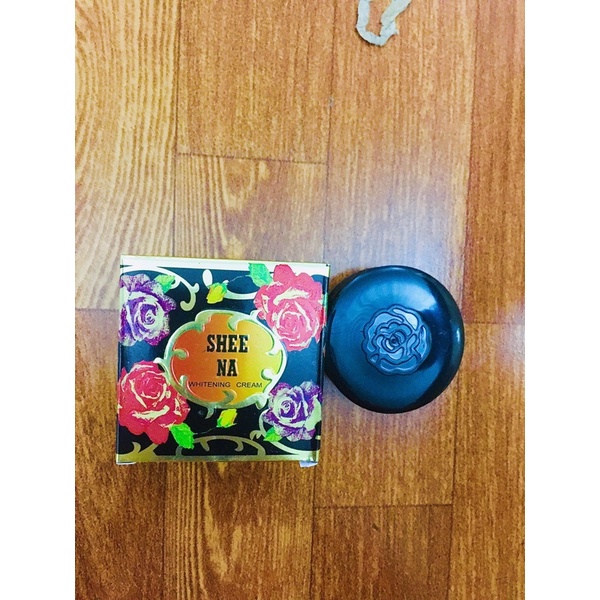 Kem Bông Hồng đen trắng da hộp 5gram