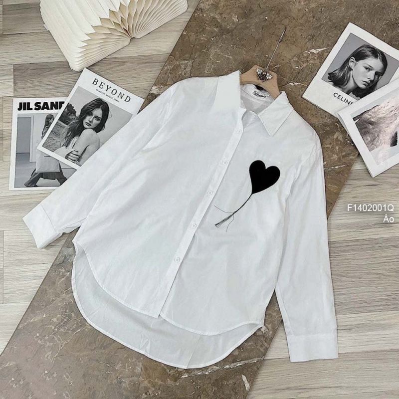 Áo sơ mi trắng ngực phối hình trái tim đen tay dài gài nút 1402