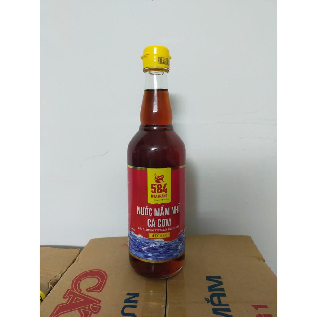 1 chai nước mắm 584 Nha Trang 40 độ đạm chai thủy tinh (chai 510ml) mẫu mã mới