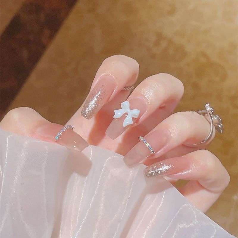 Nailbox gắn móng kèm charm tiện lợi