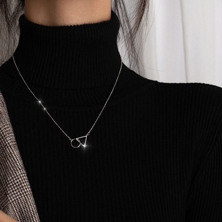 Dây chuyền bạc nữ Evasilver mặt hình tam giác lồng hình tròn, Vòng cổ chất liệu bạc ta xinh xắn cá tính