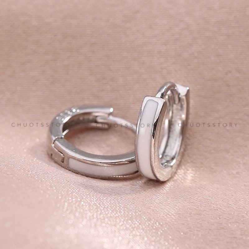 Khuyên tai nam nữ vân đen trắng, bông tai titan thời trang unisex - KTU0010 - ChuotsStory