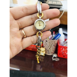 Đồng hồ si nữ dạng lắc tay hiệu Marie claire