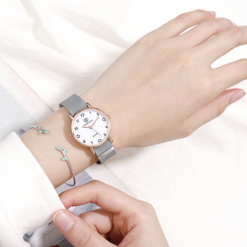 Đồng Hồ Nữ Dây Vải FASHION WATCH Mặt Tròn Trái Tim Thời Trang Hàn Quốc