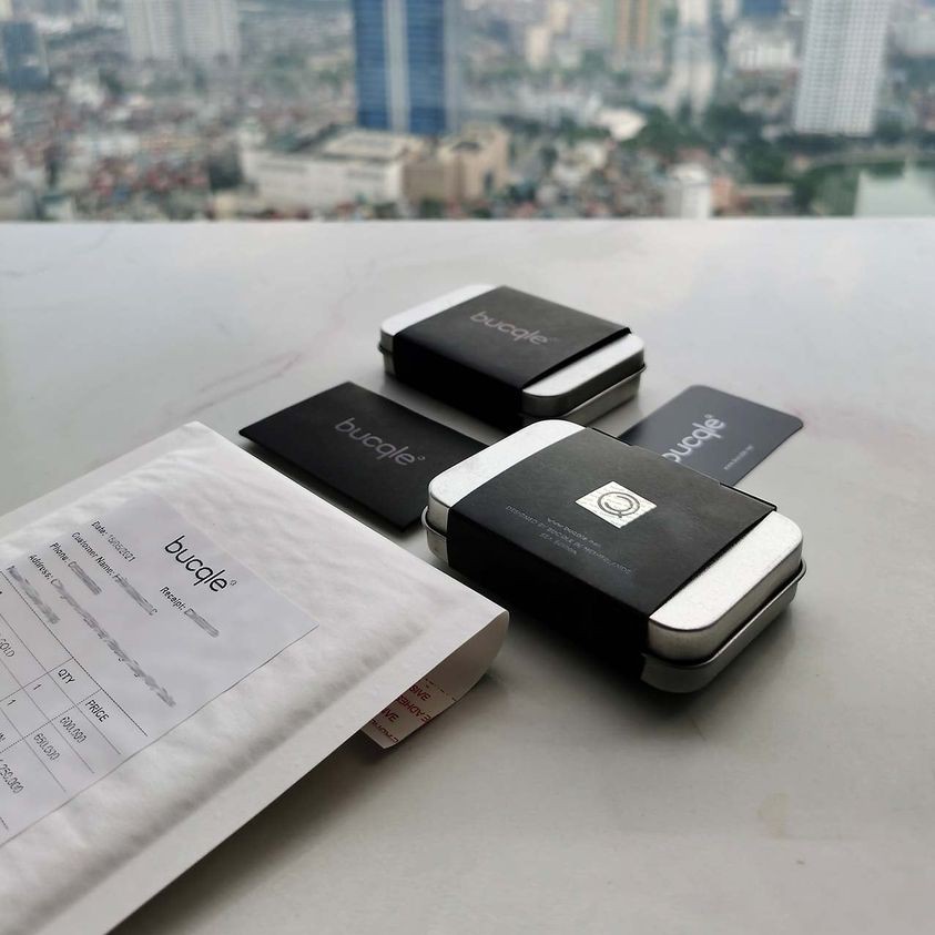 THẮT LƯNG KHÔNG DÂY BUCQLE GOLD 1.0 BỊ XƯỚC DO VẬN CHUYỂN