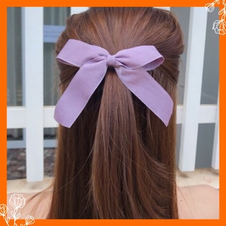 Kẹp tóc nơ nhung form vừa xinh.