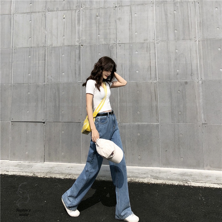 Quần jean nữ ống rộng phong cách retro