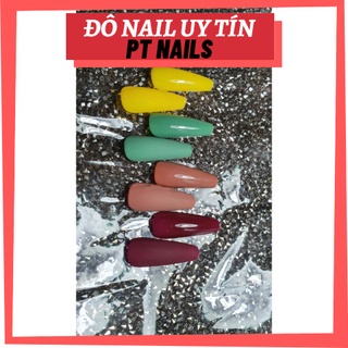 sơn gel opi màu đỏ mận