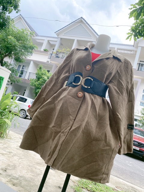 Khoát dạ ép màu nâu dáng ngắn