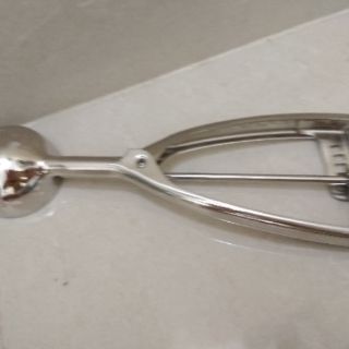 Dụng cụ múc kem bằng inox