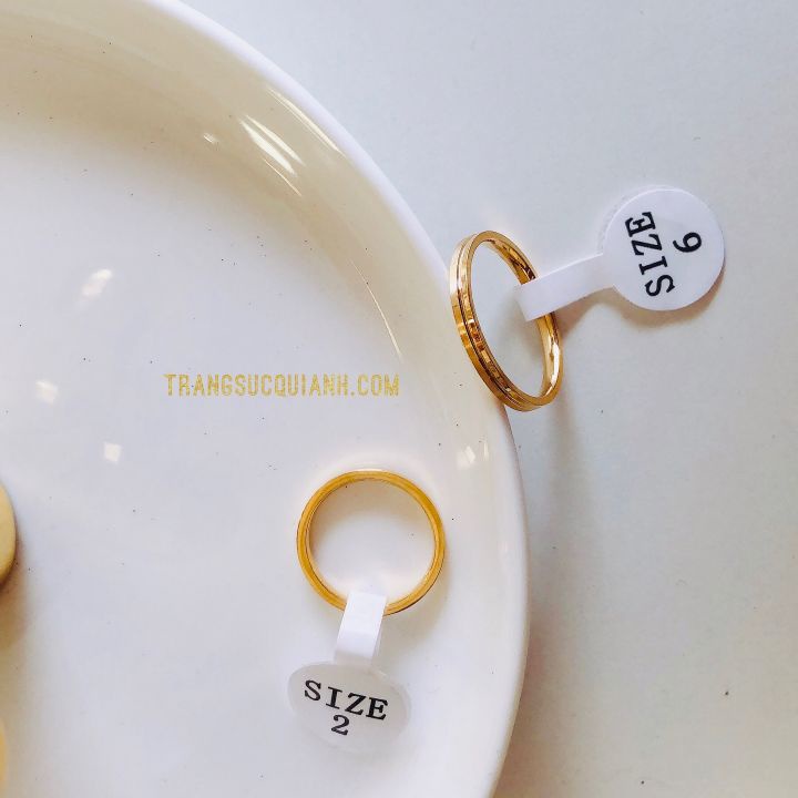 Nhẫn Titan_Nhẫn Cặp_Nhẫn Đeo Ngón Út Kẻ Giữa Màu Vàng