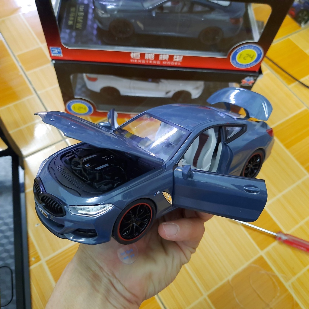 Mô hình xe ô tô BMW M8 tỉ lệ 1:24 xe bằng kim loại có âm thanh và đèn