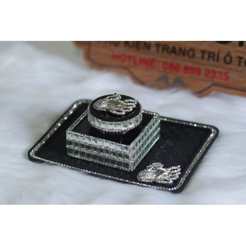 NƯỚC HOA Ô TÔ TRANG SỨC ĐÍNH ĐÁ