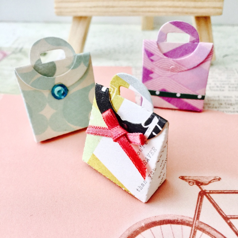 Khuôn Cắt Giấy Làm Từ Kim Loại Hình Hộp Đựng Thẻ Trang Trí Scrapbook