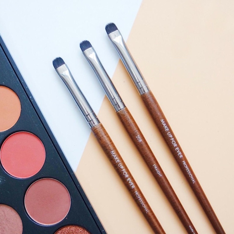 Cọ mí mắt Makeup For Ever 208