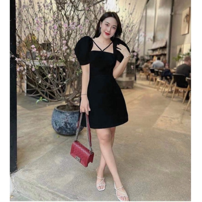 Đầm váy nữ xòe cổ vuông tay ngắn phồng vai,cổ kiểu yếm,hở lưng,chất liệu umi 2 màu như hình