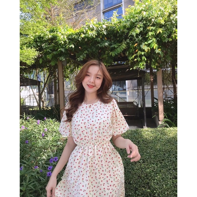 Đầm tay bồng hoa nhí xinh