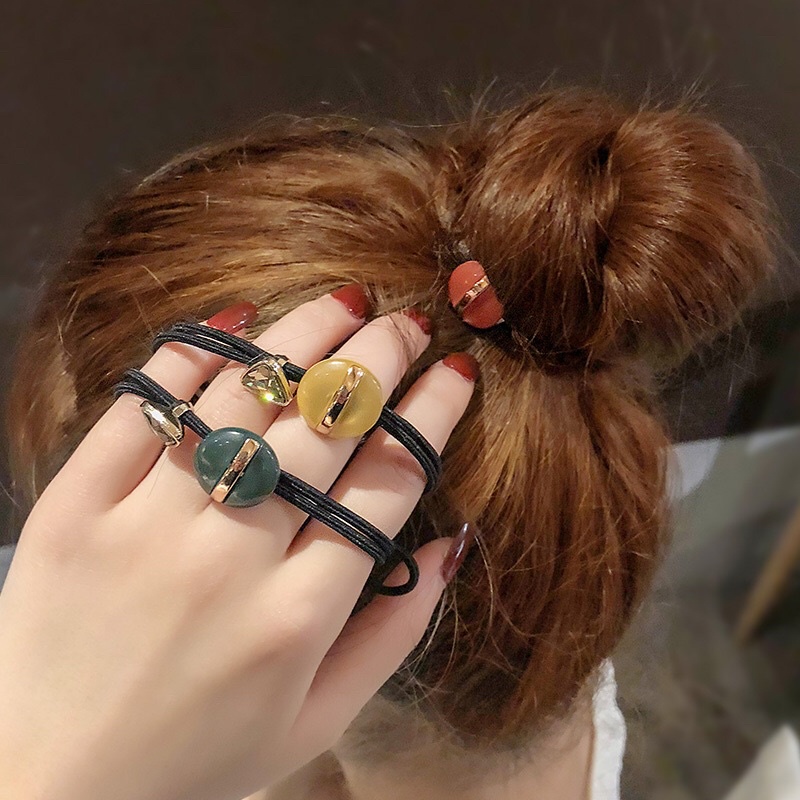 Cột tóc siêu dễ thương
