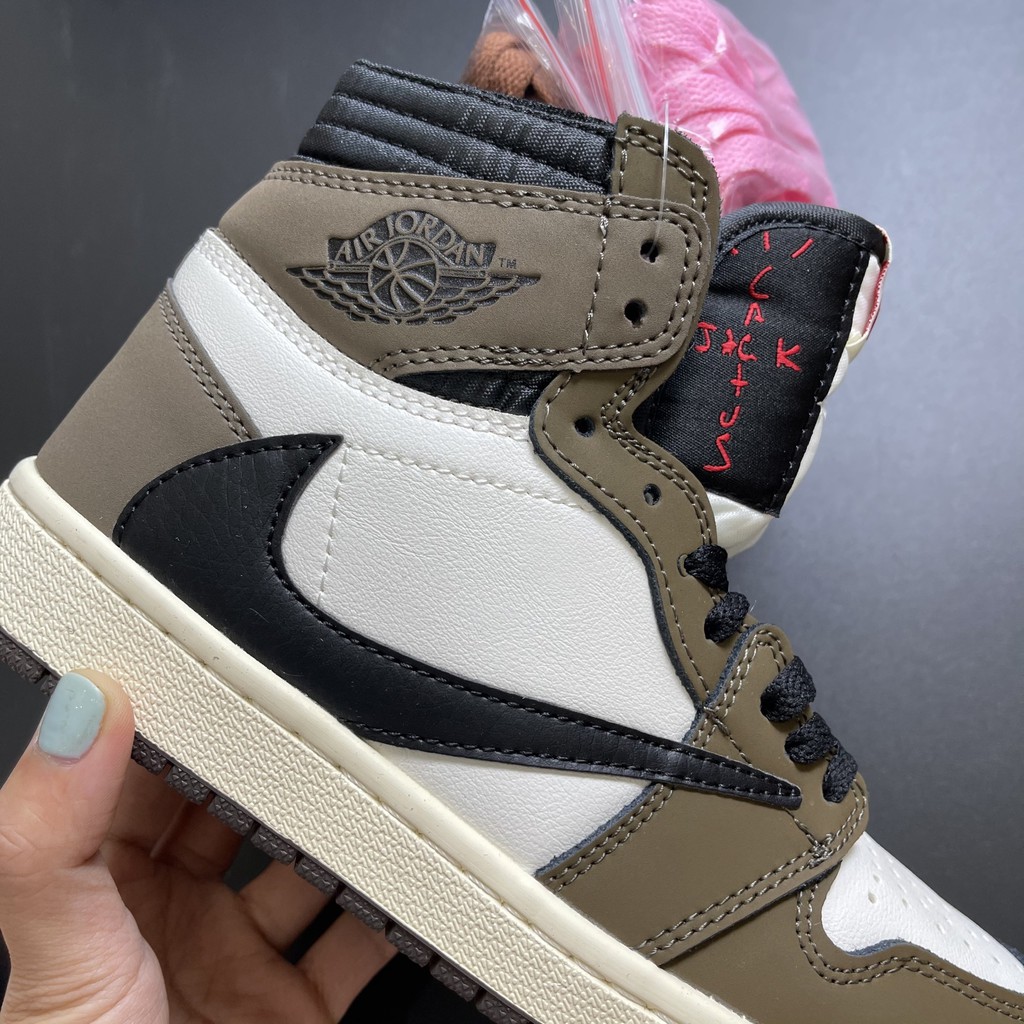 ✔️ Giày Jordan 1 High Travis Scott Cao Full Box Phụ Kiện ✔️