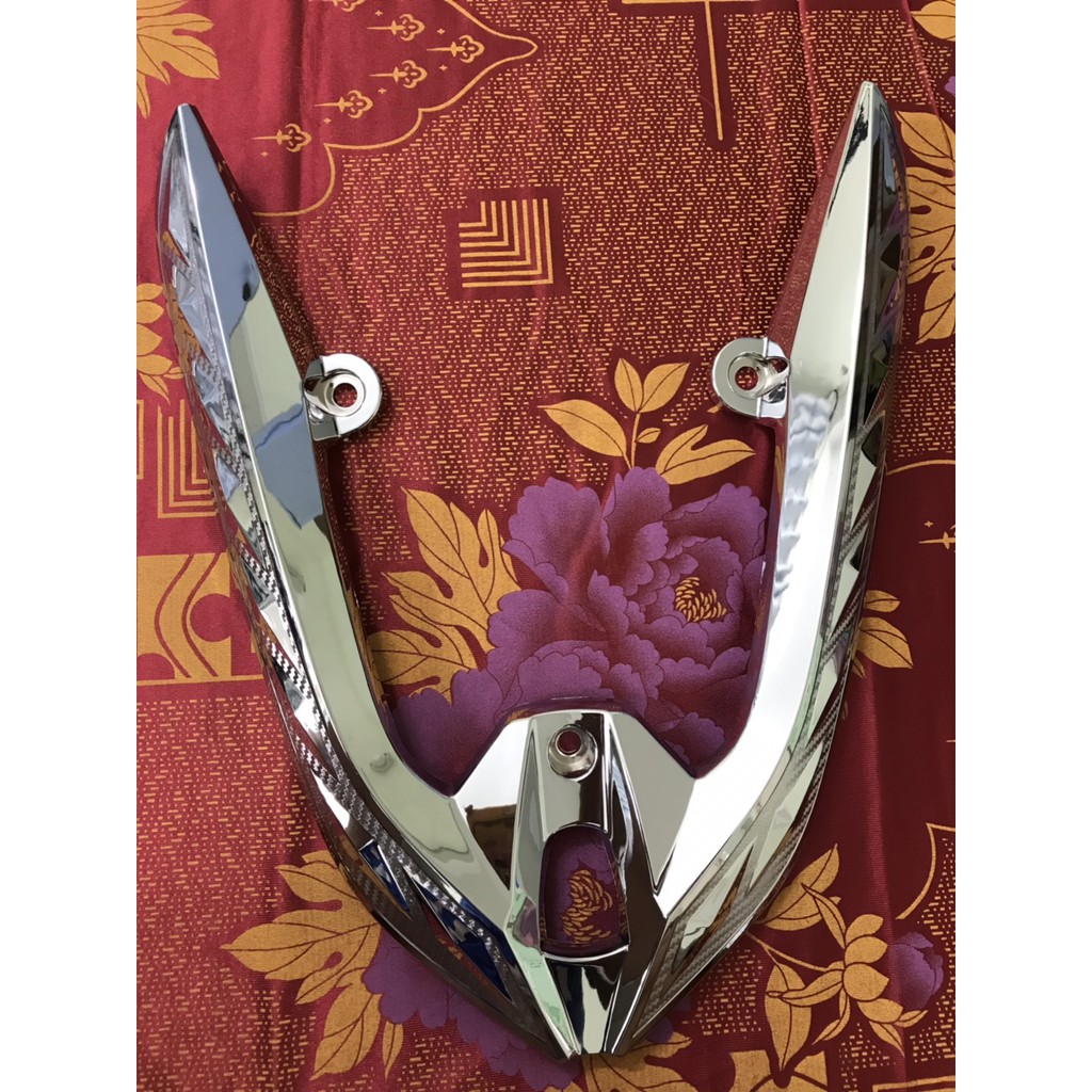 Ốp cảng sau xe VARIO 2016-2017 xài chung cảng Click 2015-2017 sơn Carbon & Crom cao cấp