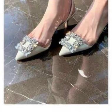 669# Giày đính đá vuông Trắng Kem