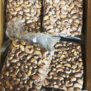 Hạt điều rang muối 500g, hàng loại A còn nguyên vỏ lụa
