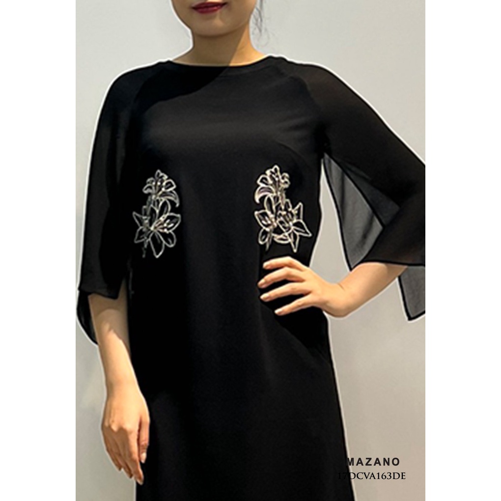 Váy đen tay lỡ thêu hoa MAZANO MS 17DCVA163DE