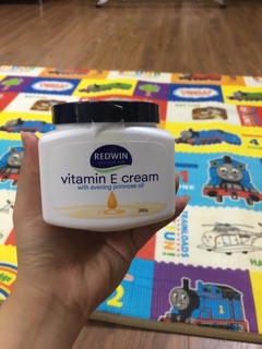 Kem dưỡng da Redwin vitamin E - hàng Úc