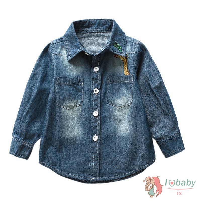 Áo khoác denim dài tay phối nút hình hươu cao cổ cho bé