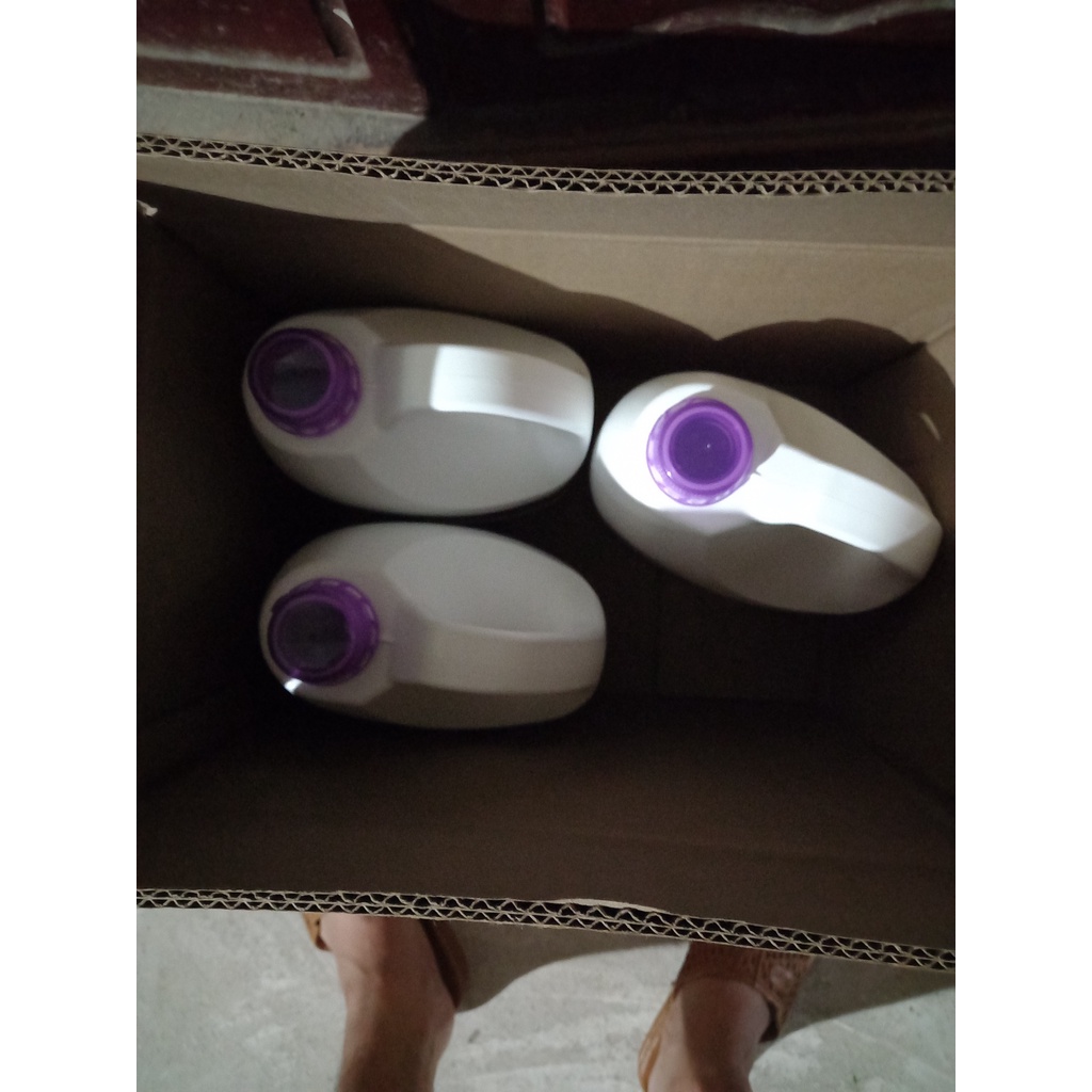 Nước giặt Hiclass tím 3.5L Thái lan (Chính Hãng)